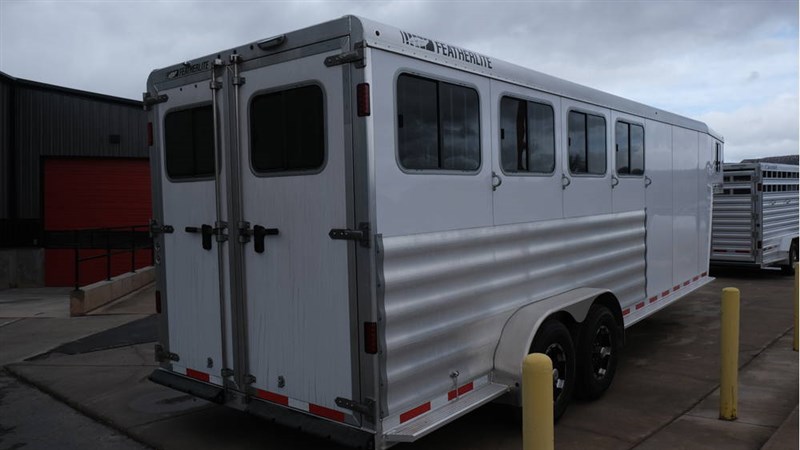 Trailer Photo 11