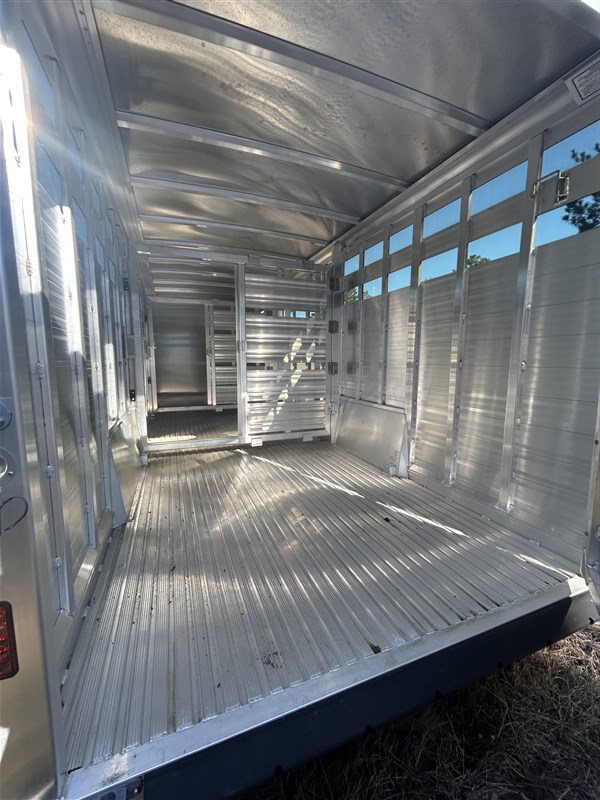 2024 Featherlite 8413-7024