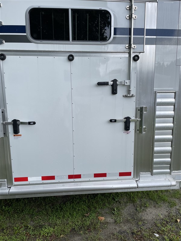 Trailer Photo 13
