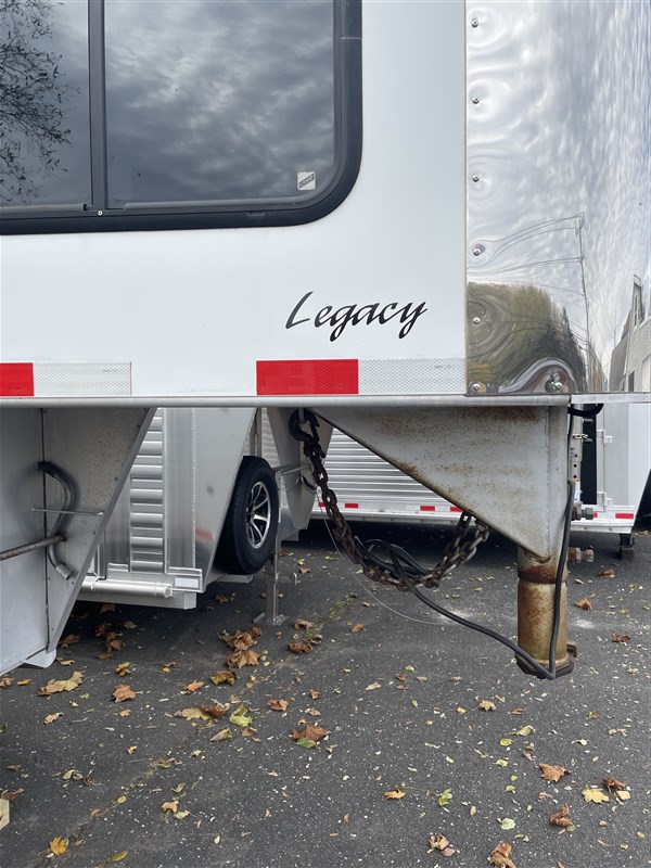 2008 Integrity 4 horse slant