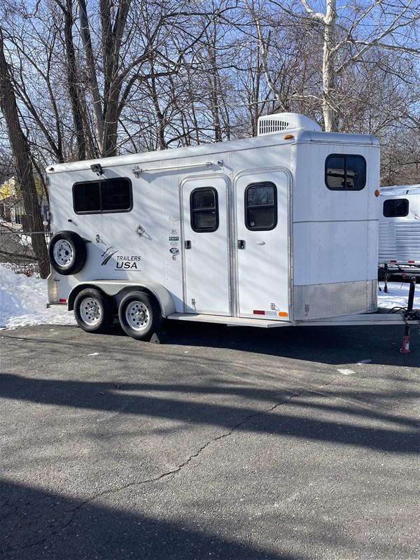 2008 Trailers Usa 2horse bp w/dress overnight pkg
