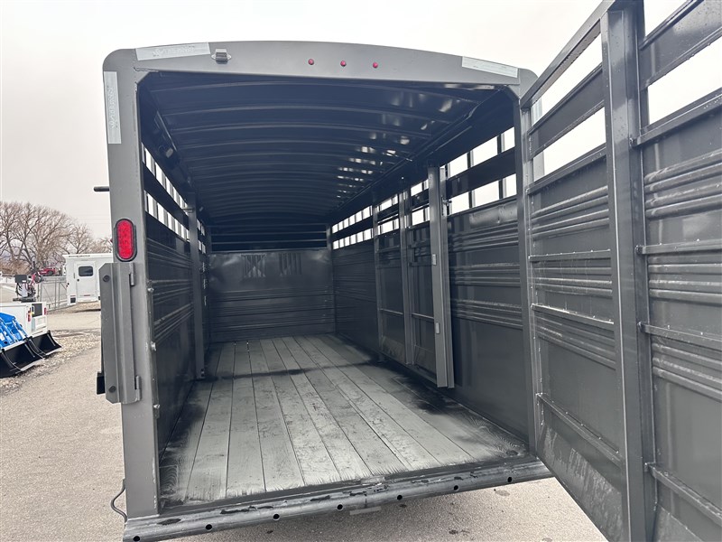 2025 Titan 20' stock