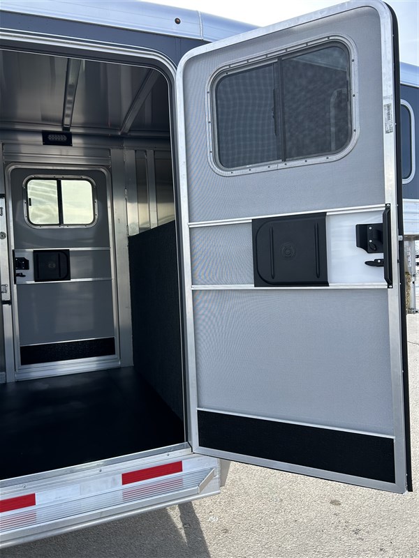 Trailer Photo 10