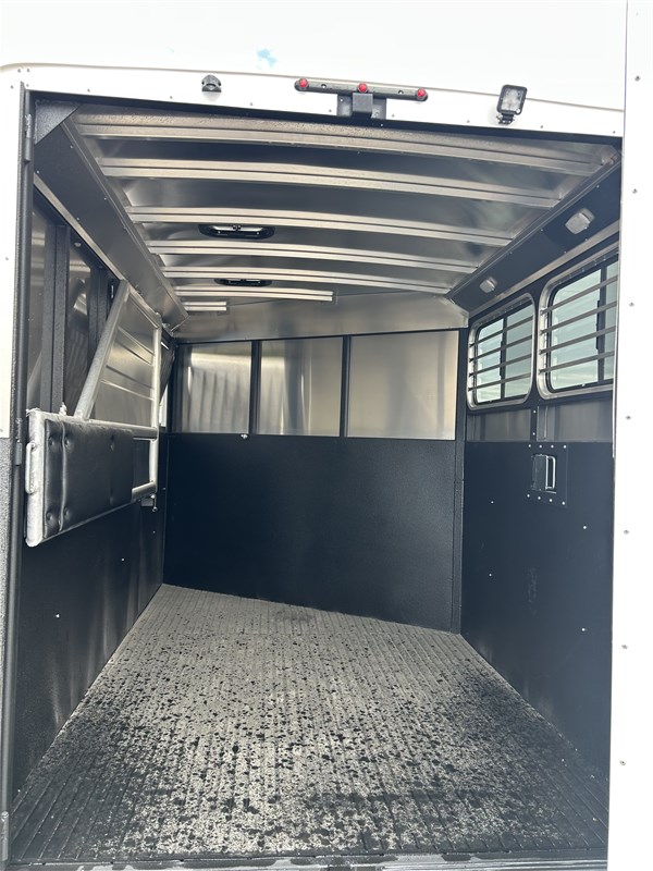 Trailer Photo 6