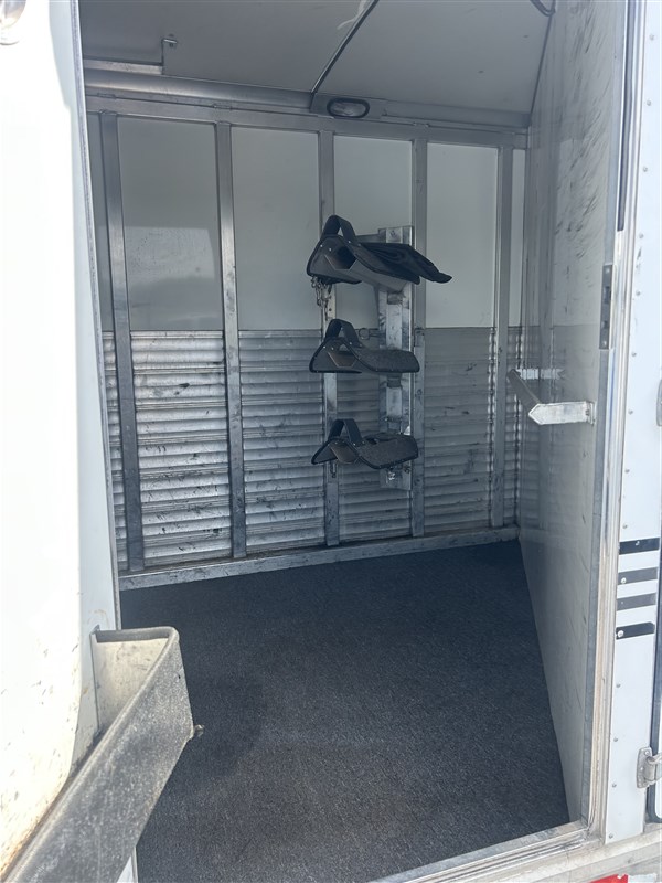 Trailer Photo 11