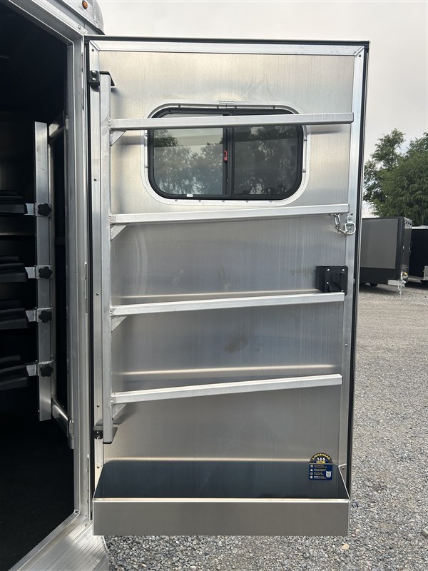 Trailer Photo 8
