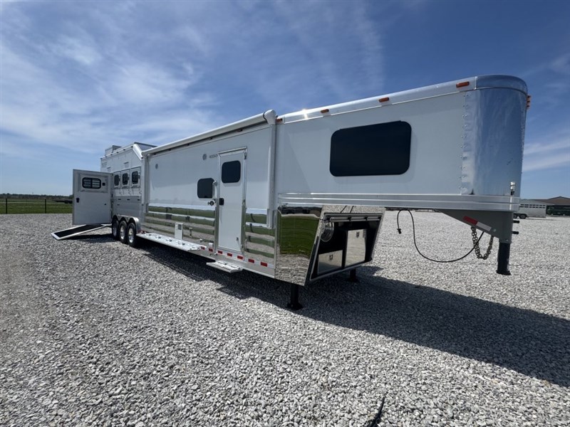 2025 Twister Trailer 8414 side load