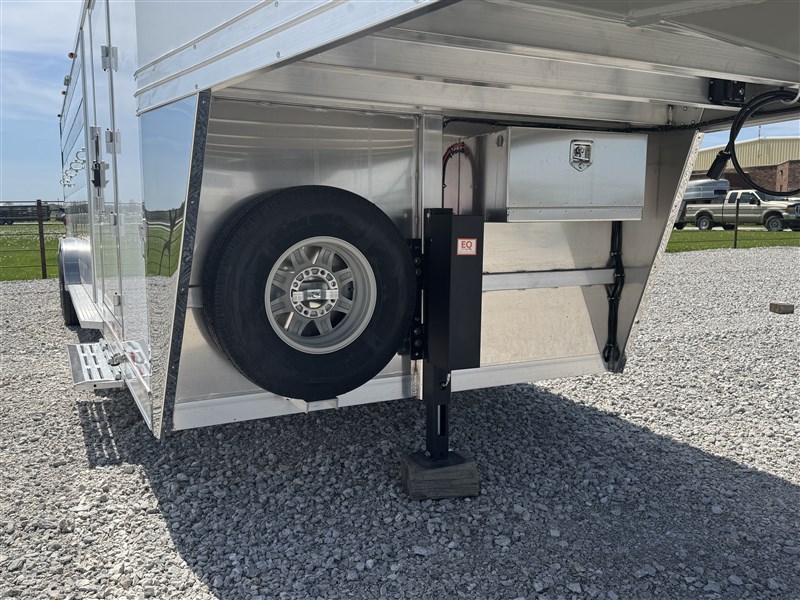 2025 Twister Trailer 28' stock combo