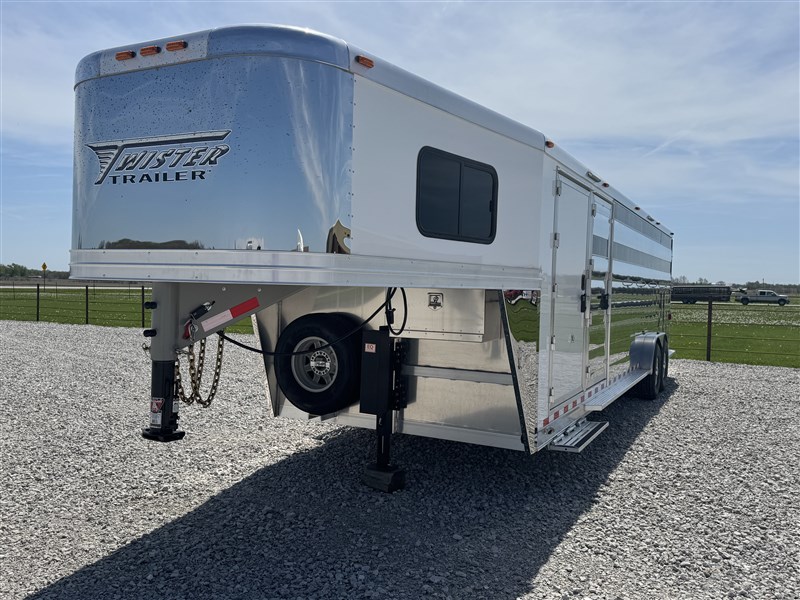 2025 Twister Trailer 28' stock combo