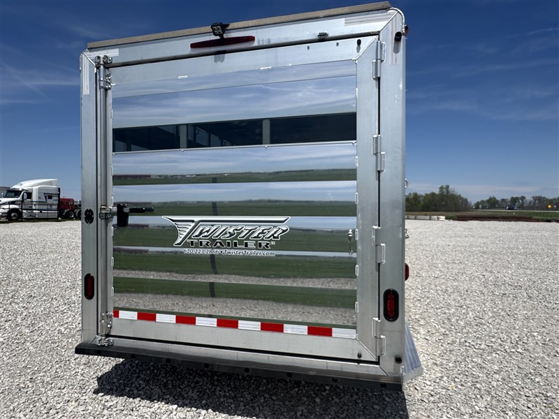 Trailer Photo 11