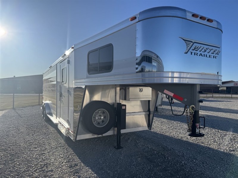 2025 Twister Trailer 5 horse stock combo with trainers tack