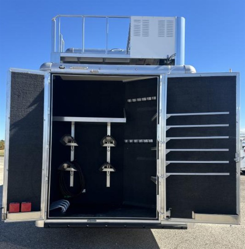 2024 Hart 4 horse side load w/ 15' outlaw conversions