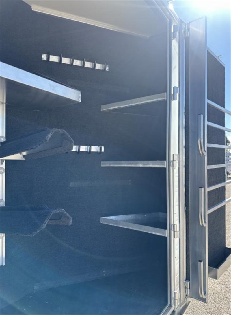 2024 Hart 4 horse side load w/ 15' outlaw conversions