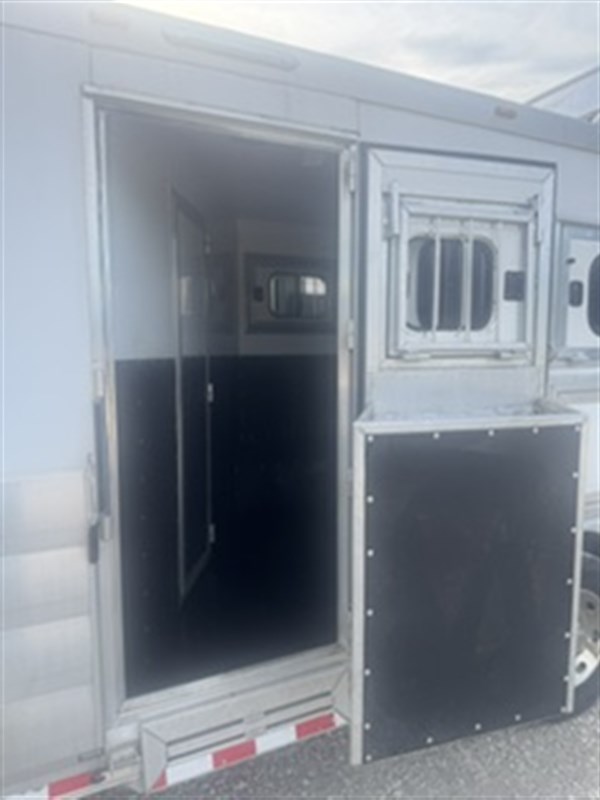 Trailer Photo 17
