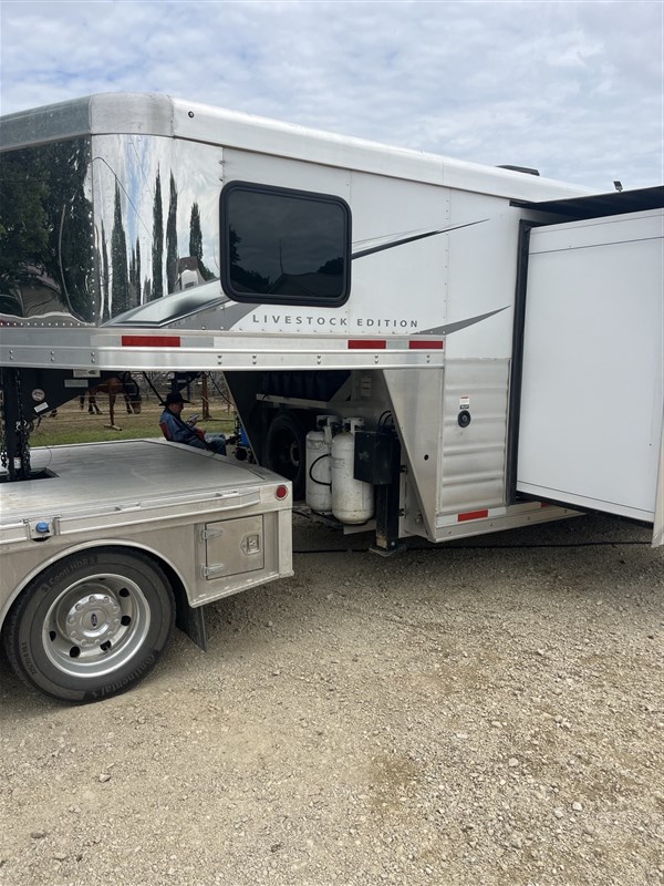 Trailer Photo 4