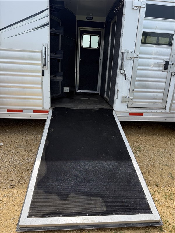 Trailer Photo 12