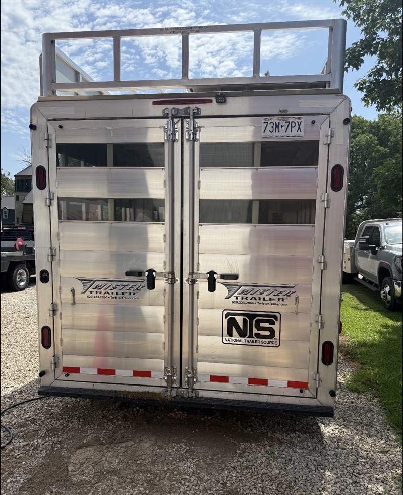 Trailer Photo 2