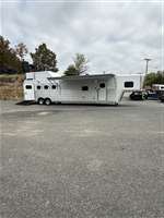 2025 4 horse Hart 8415 Tradition 4 Horse Side Load 15’ LQ