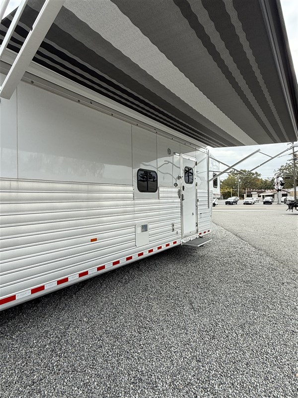 Trailer Photo 5