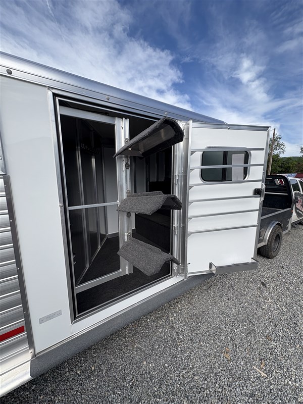2026 Hart solution 3 horse gooseneck trailer