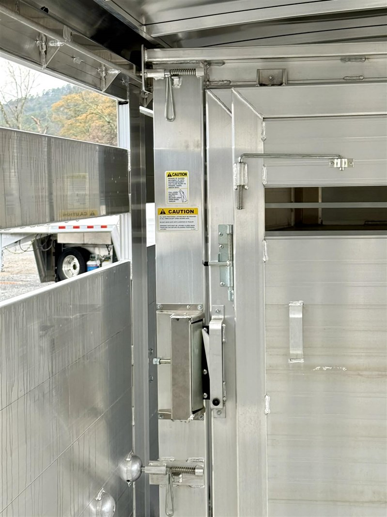 2026 Hillsboro endura 24' stock trailer