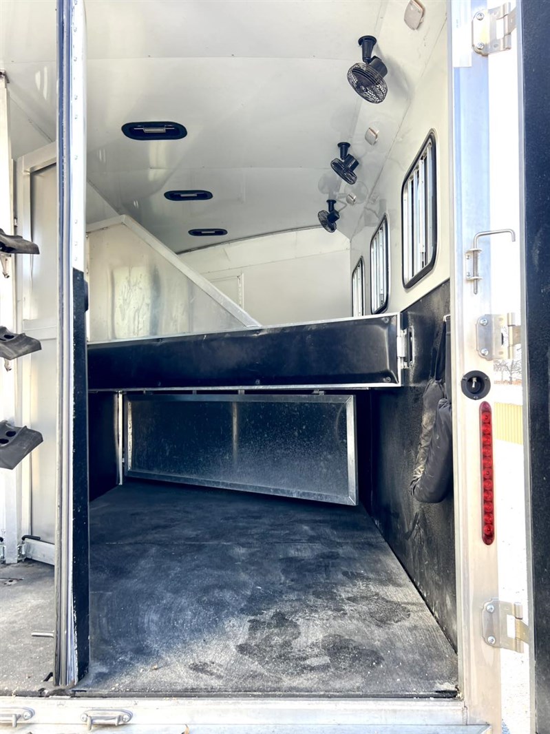 Trailer Photo 18