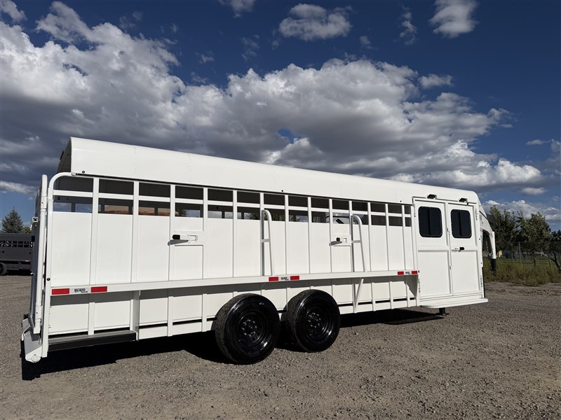Trailer Photo 2