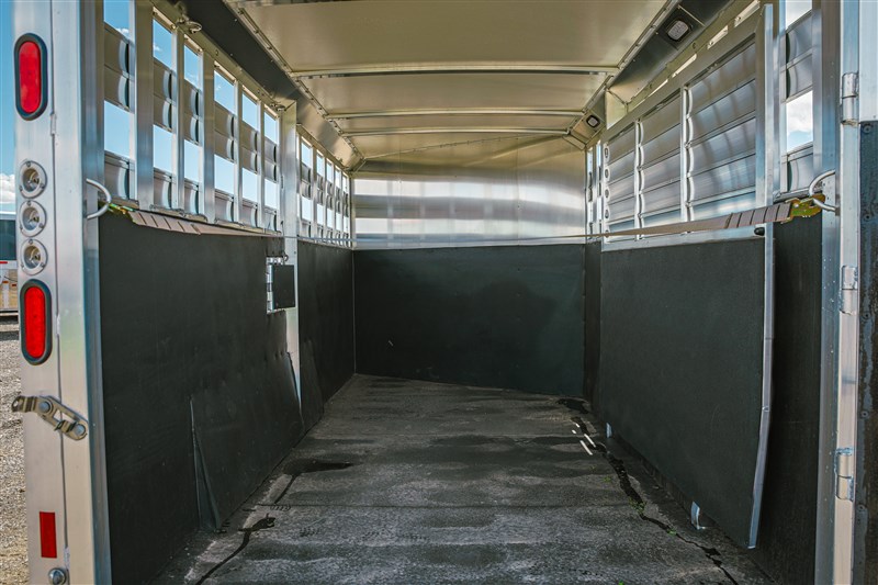 Trailer Photo 8