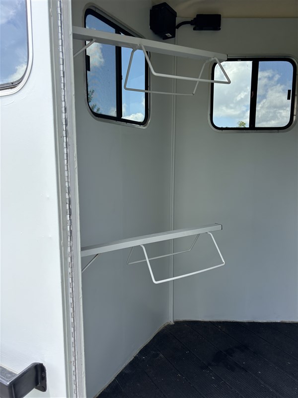 Trailer Photo 11