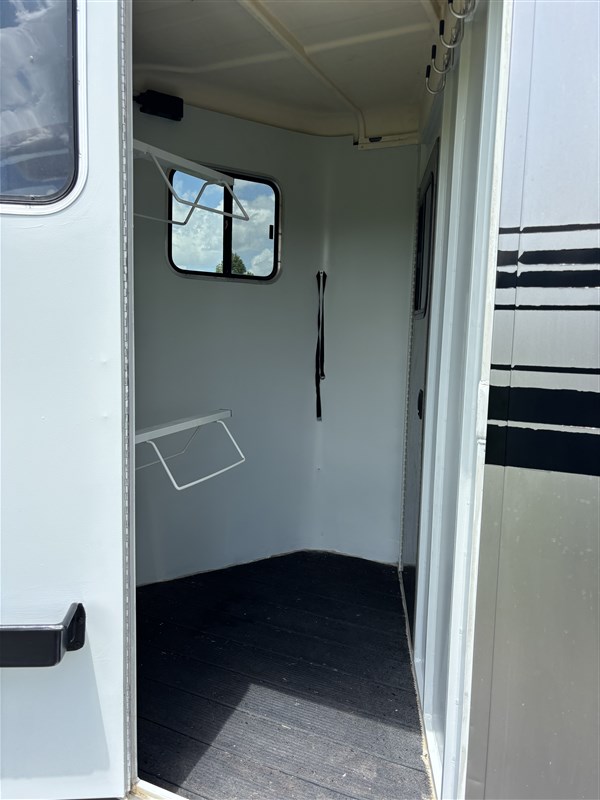 Trailer Photo 10