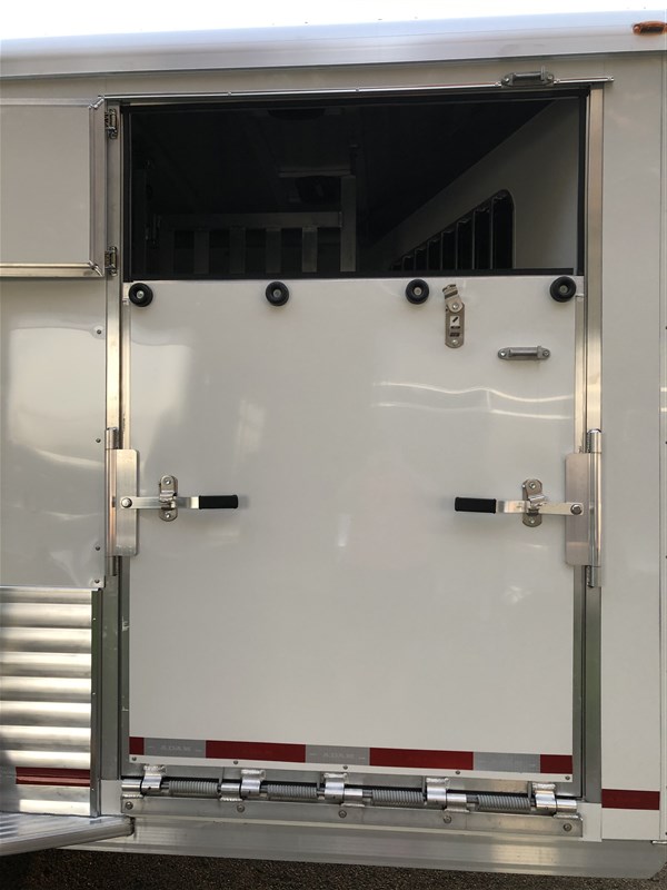 Trailer Photo 11
