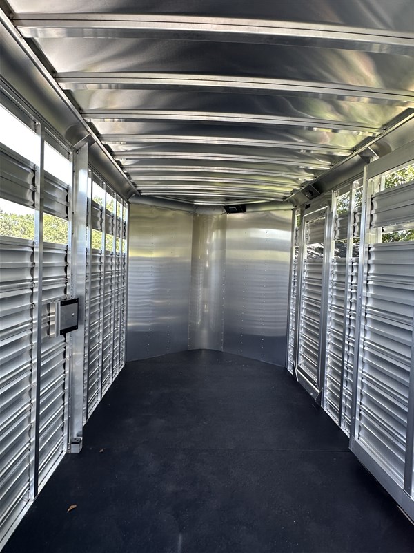 Trailer Photo 6