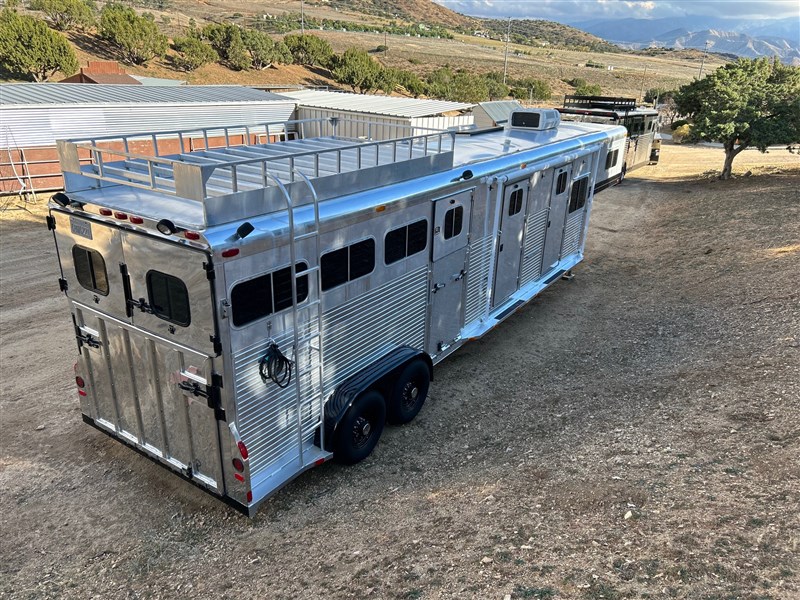 Trailer Photo 2