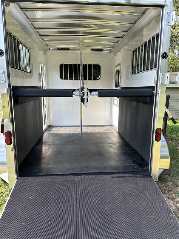 Trailer Photo 15