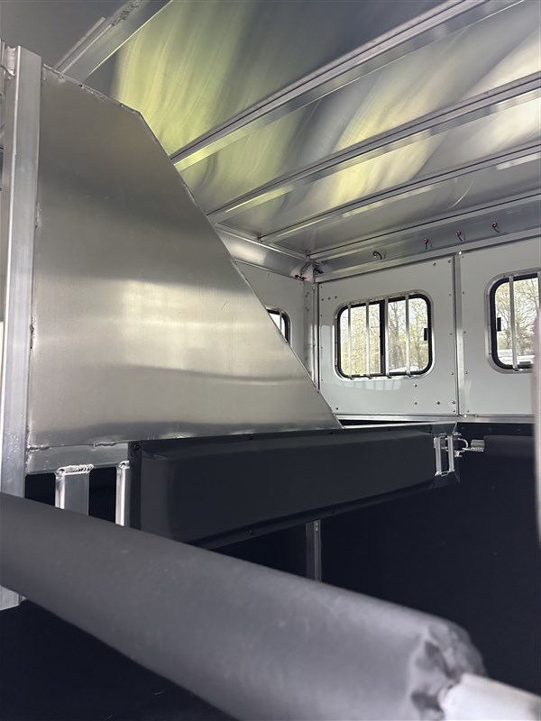 Trailer Photo 10