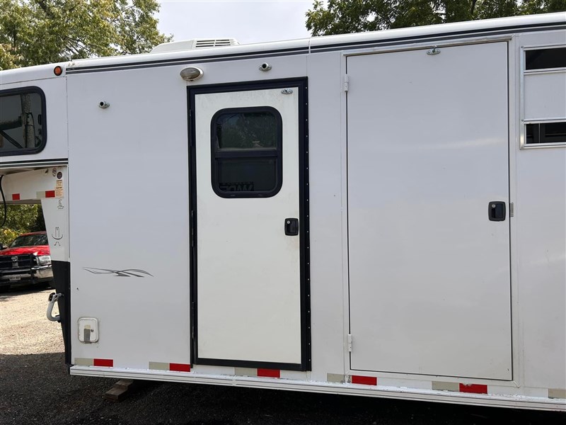 2016 Titan stock combo with living quarters