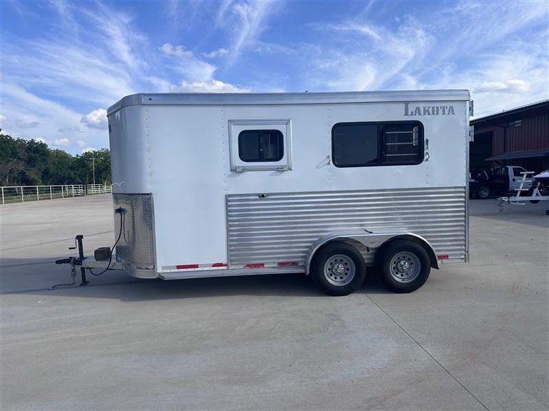 2018 Lakota Horse Trailer