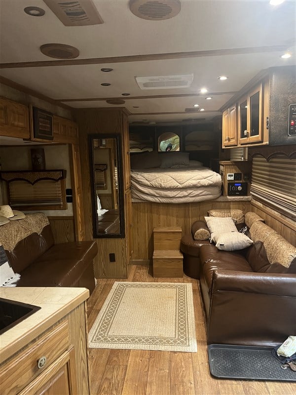 2006 Sundowner 8018 signature series