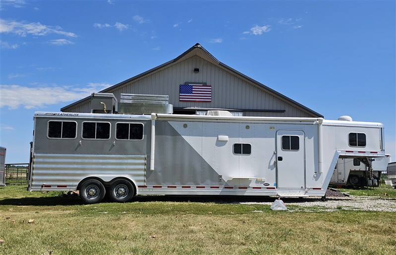 2015  Featherlite