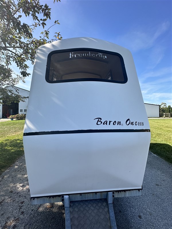 2004 Brenderup Solo Horse Trailer