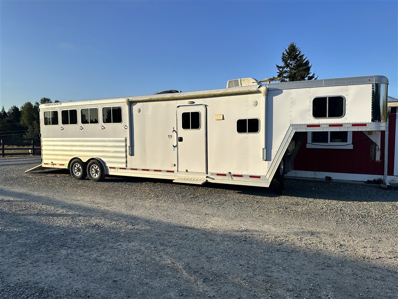 2016  Featherlite