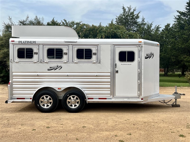 2018 Platinum Coach 3 horse bp