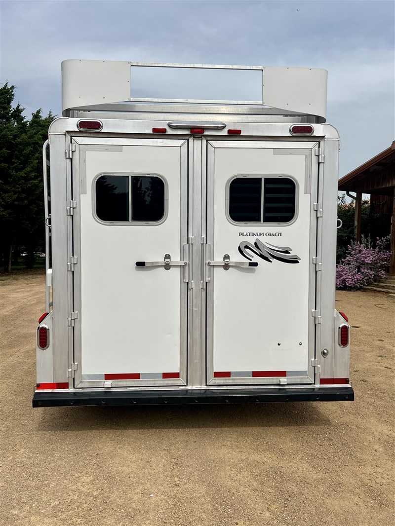 2018 Platinum Coach 3 horse bp