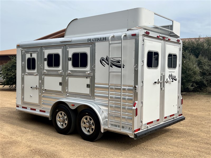 2018 Platinum Coach 3 horse bp