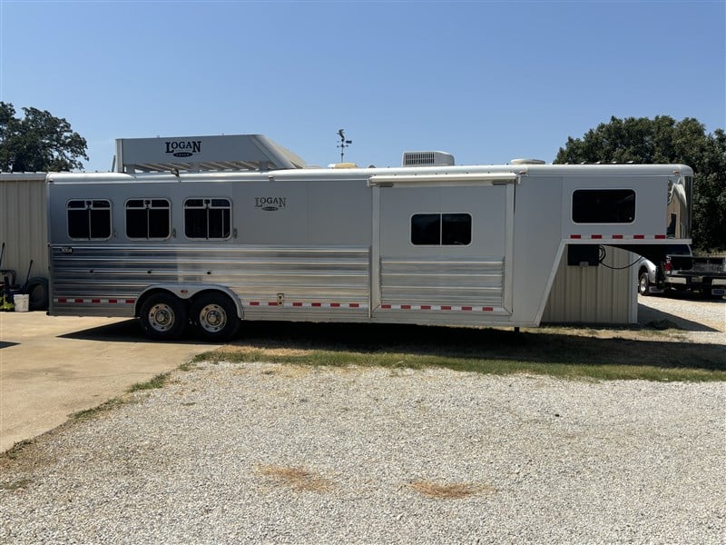 2012 Logan Coach xtr