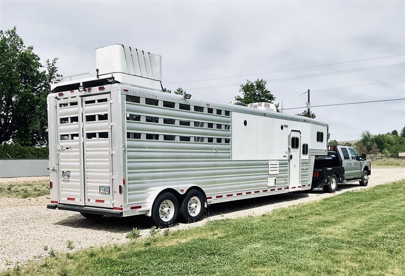 2016 Platinum Coach 8245