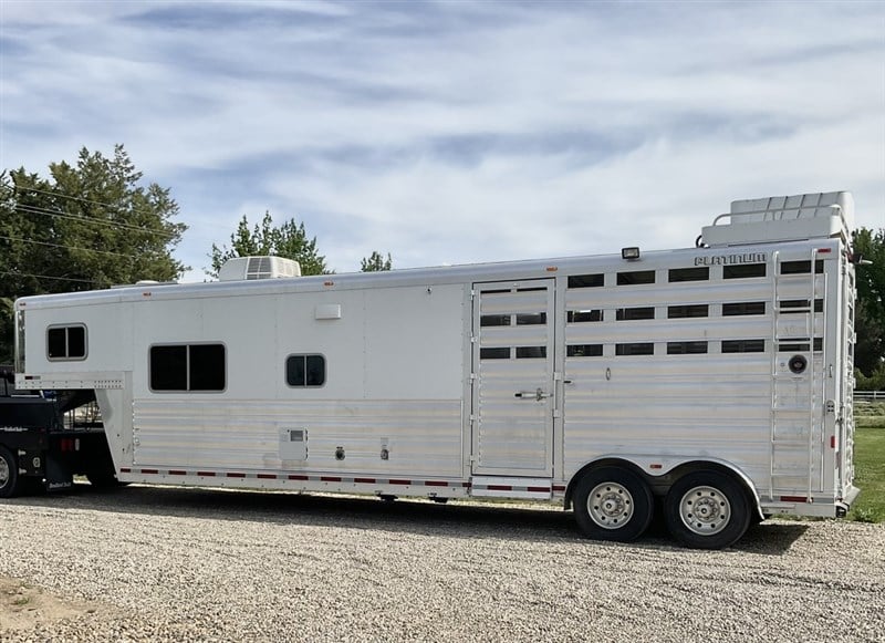 2016 Platinum Coach 8245