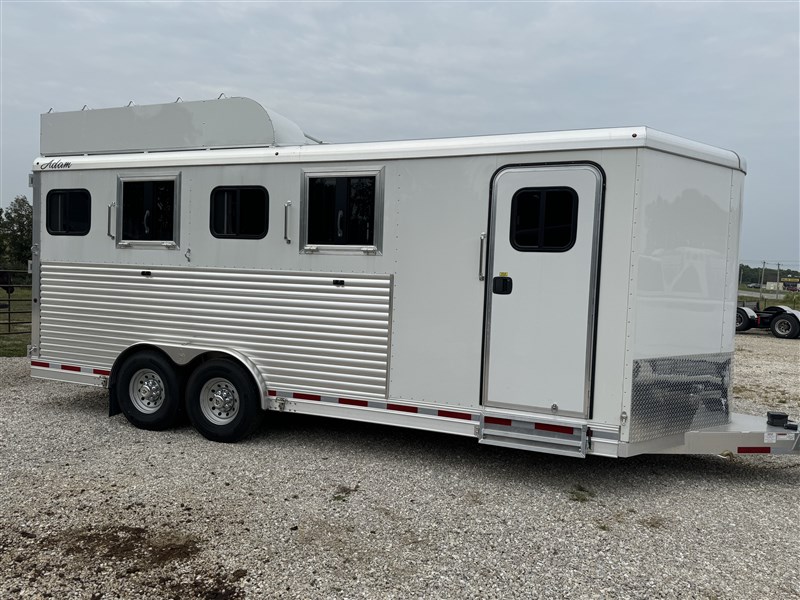 2023 Adam 8'x21'x7'6 tall 4h slant bumper