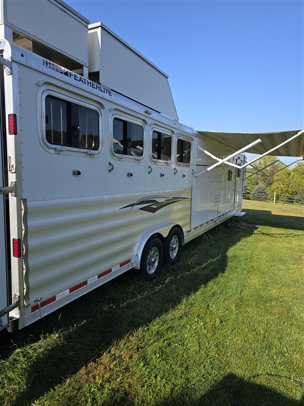 2017  Featherlite