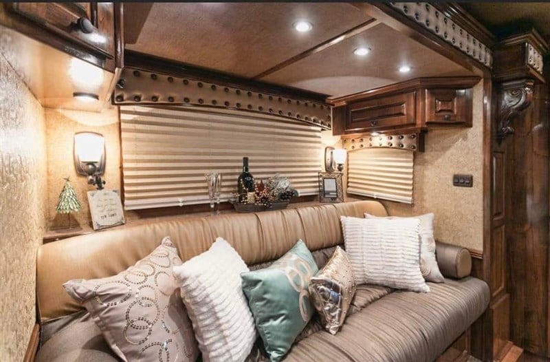 2015 Platinum Coach lq